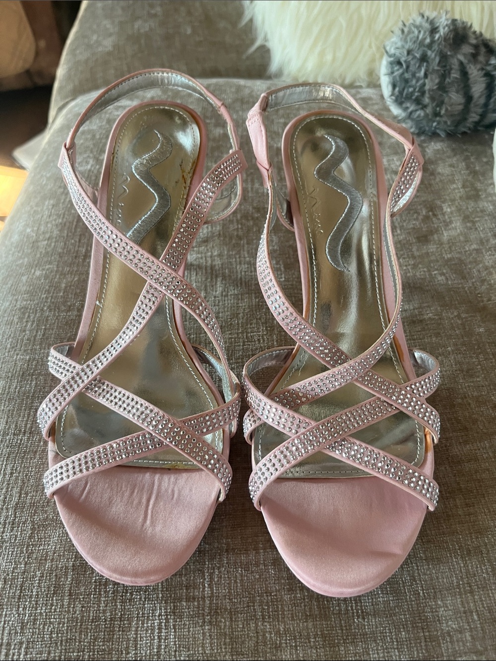 BRAND NEW !! Women's Pink Crisscross Slingback Sandals with Rhinestones